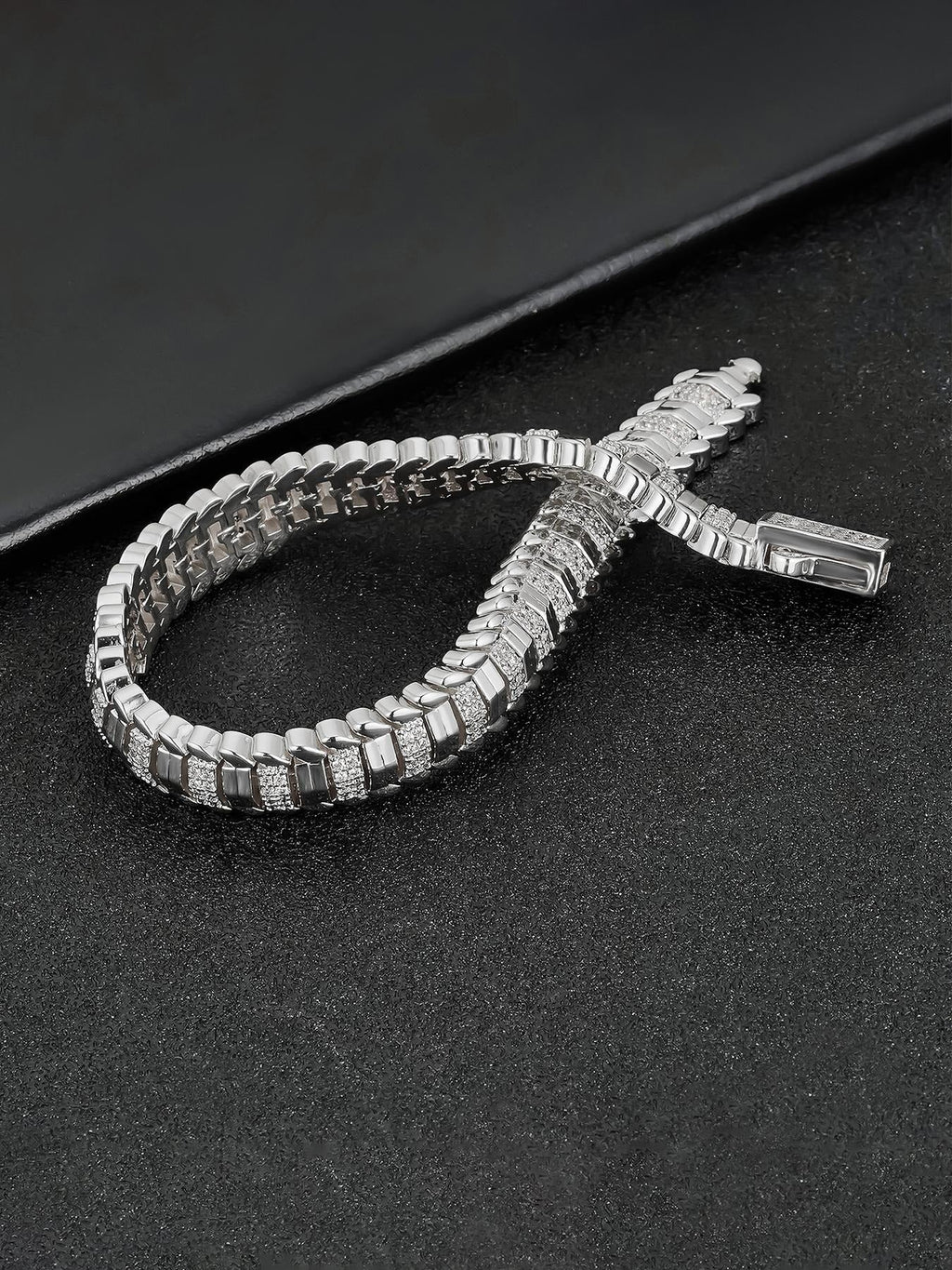 Today Only: $19.9｜9mm Snake Bone Chain Hip Hop Bracelet with Sparkling Synthetic Gemstones, Cubic Zirconia Bracelet, Unisex Luxury Jewelry Gift, Fashionable Accessory for All Occasions